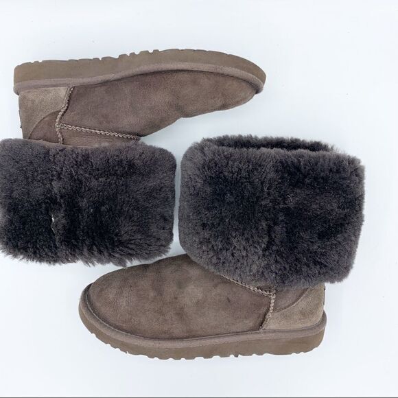 Classic Ugg Tall Boot Chocolate 5 EUC - Picture 5 of 15